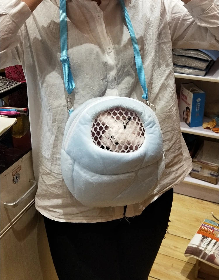 Small Pet Carrier: The Perfect Travel Solution for Your Furry Friends!