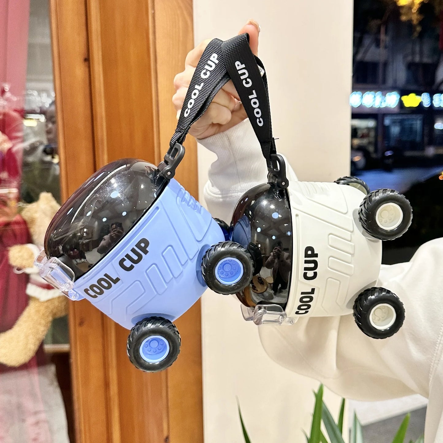 550ml Cute Portable Water Bottle with Handle Kid Car Straw Water Cup Bus