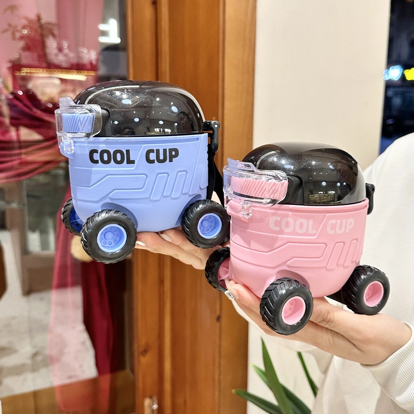 550ml Cute Portable Water Bottle with Handle Kid Car Straw Water Cup Bus