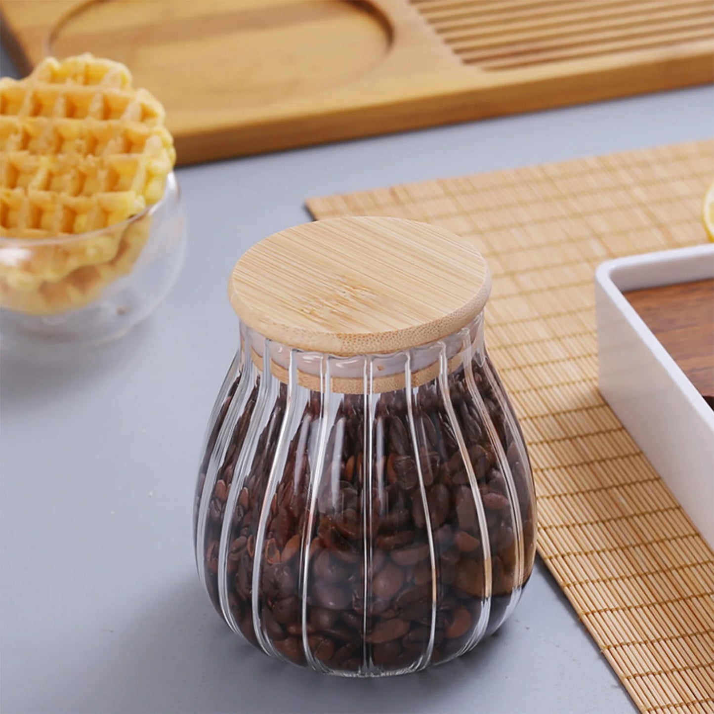 1 recipiente hermético para alimentos, para cocina, de vidrio.